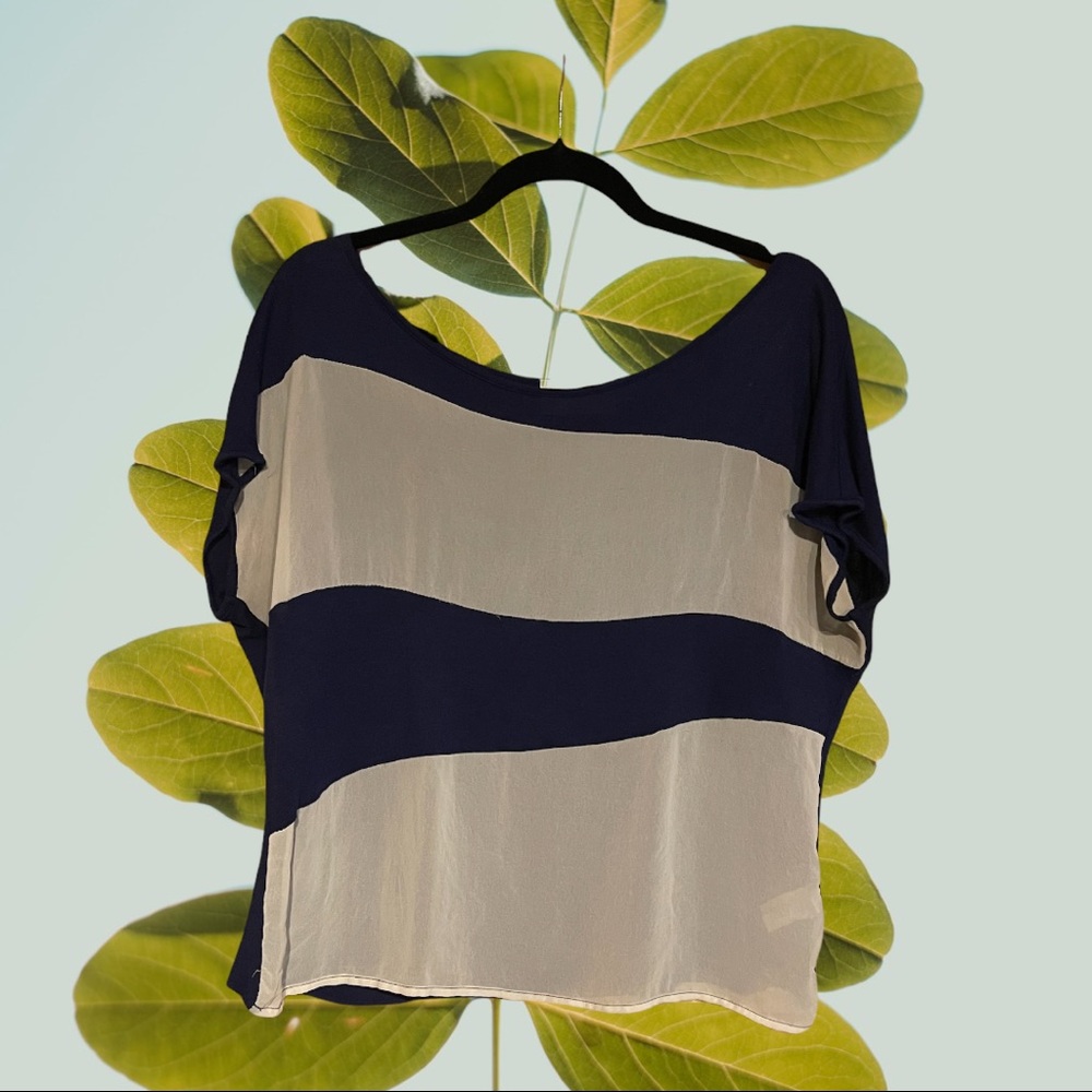 Navy Blue & white colorblock flowy top - Sz M